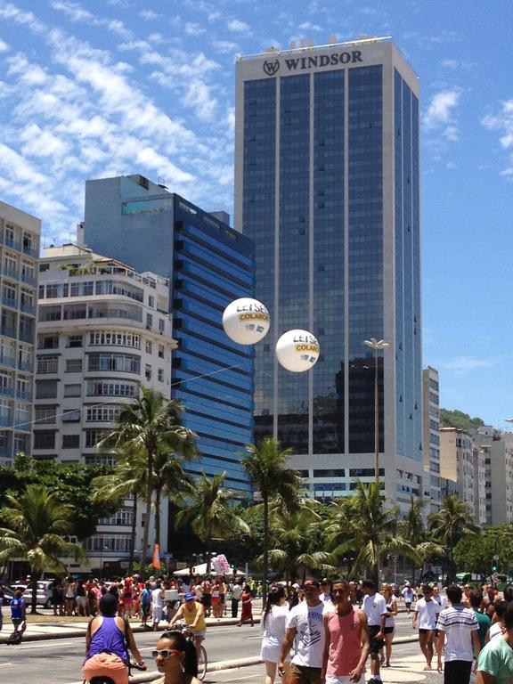 Completo Na De Copacabana, 3 , Em Andar Alto Com Vista Mar, Ar ,wifi, Tv Canais A Cabo, Pauloangerami Mvc18 *